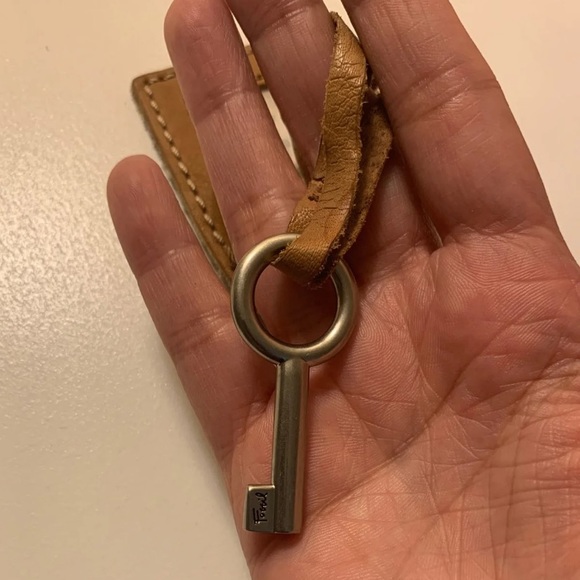 🎀 Fossil Key 🎀 - Picture 3 of 5